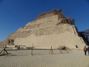 Pirâmide em degraus (Faraó Djoser) arquitetada por Imhotep em Saqqara - Acervo pessoal.